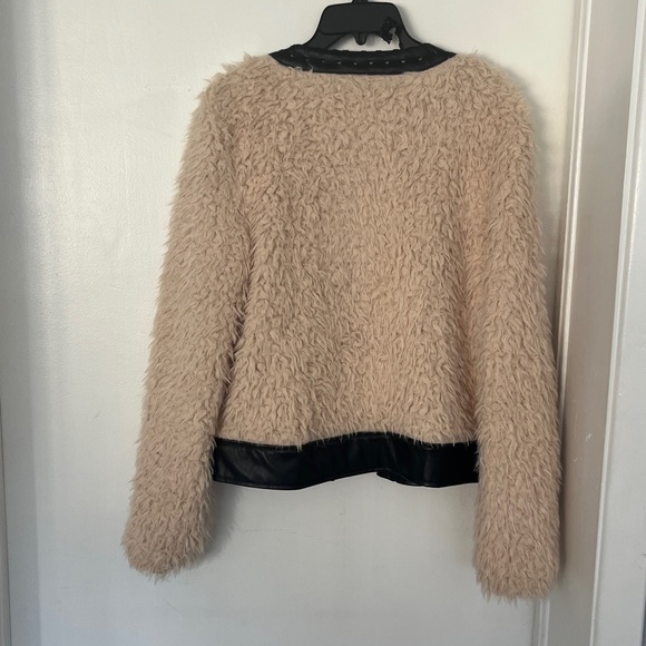 Love Riche Fuzzy Cropped Open Jacket - Picture 4 of 12